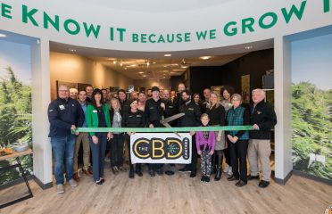 The Midwest Craft CBD Center of Woodbury / Midwest Craft CBD+Hemp